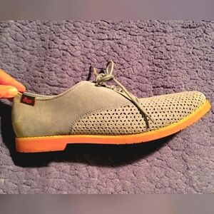 G.H. Bass & Co. Women's perforated suede leather oxfords - Size 10